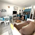2 Pieces Avec Piscine A Hendaye, Proche Port - Fr-1-239-1105